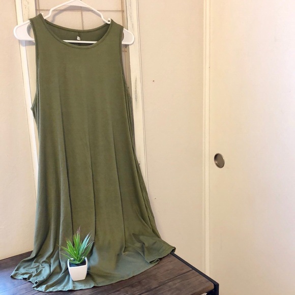 💚Army green Maxi Dress with pockets💚 - Picture 3 of 4